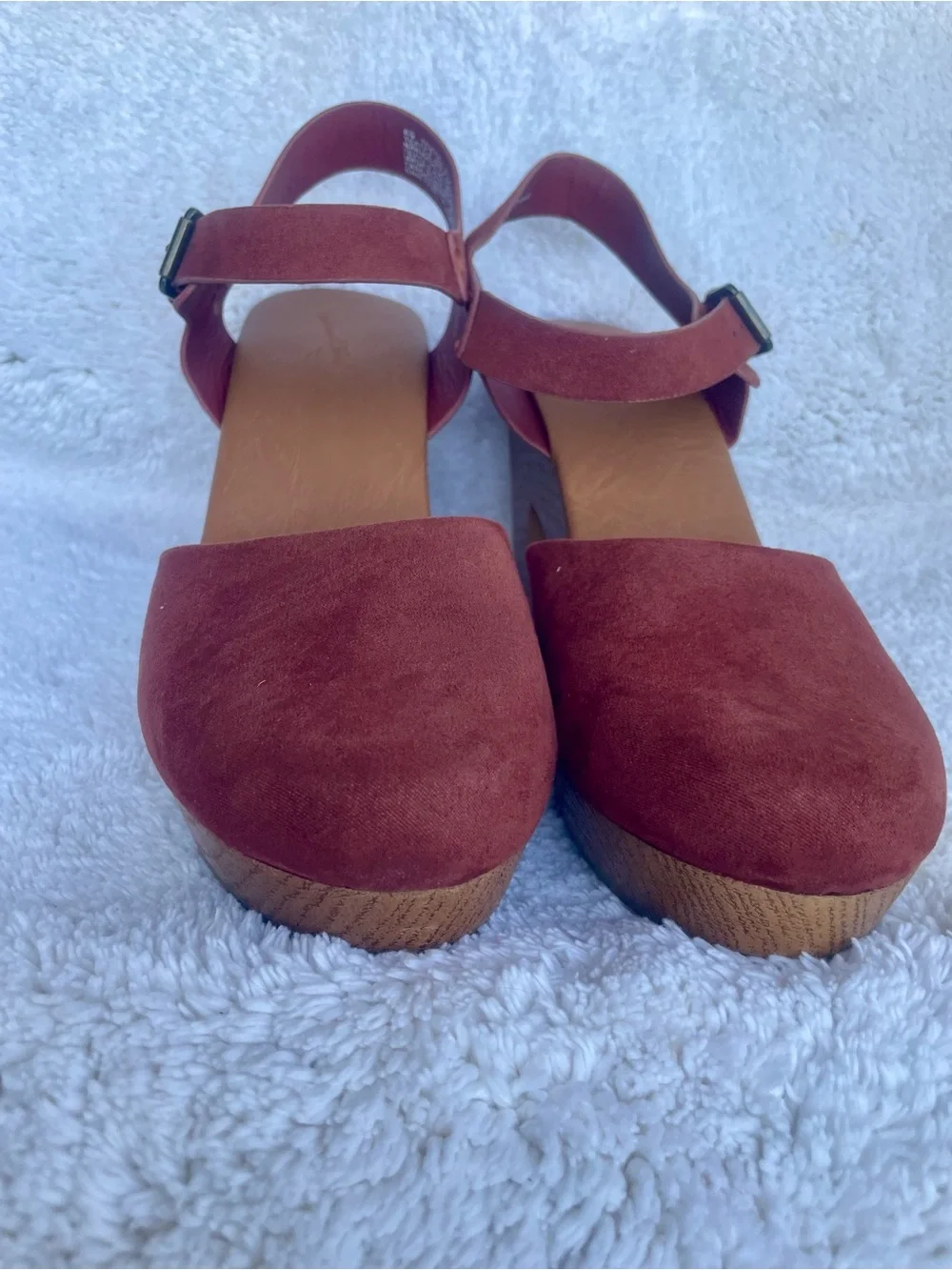 Universal Thread Marcia Memory Foam Clog Heels Red 8.5
